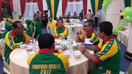  Bupati dan Wakil Bupati Kuansing Hadiri Pembukaan Porprov